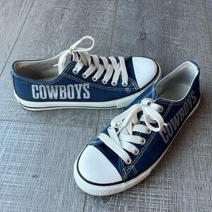 EUC E-LOV Dallas Cowboys Sneakers